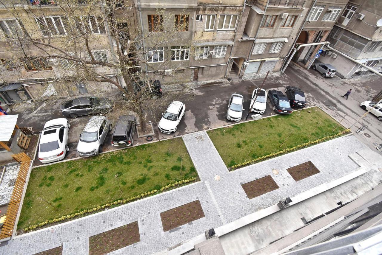Home4You Apartments On Koghbatsi Yerevan Ngoại thất bức ảnh