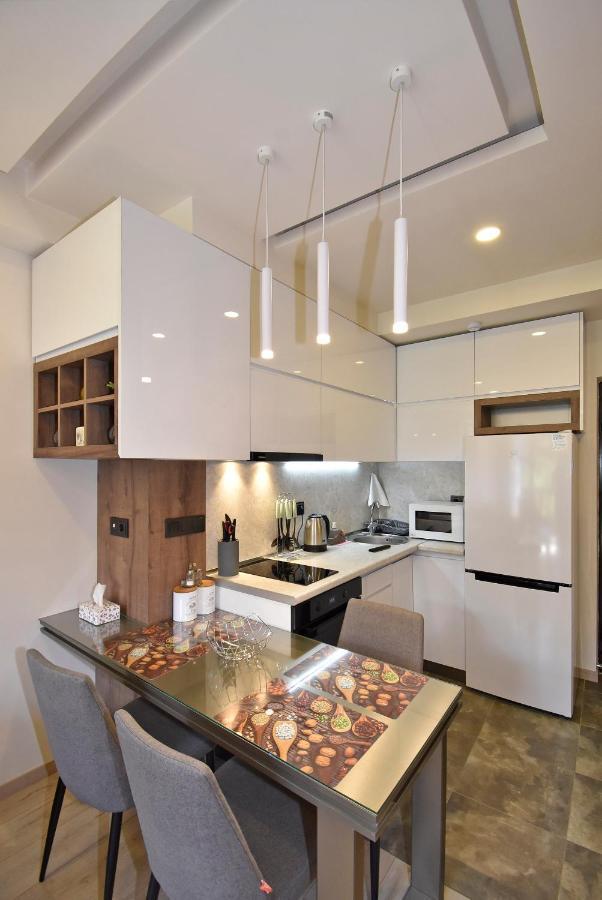 Home4You Apartments On Koghbatsi Yerevan Ngoại thất bức ảnh