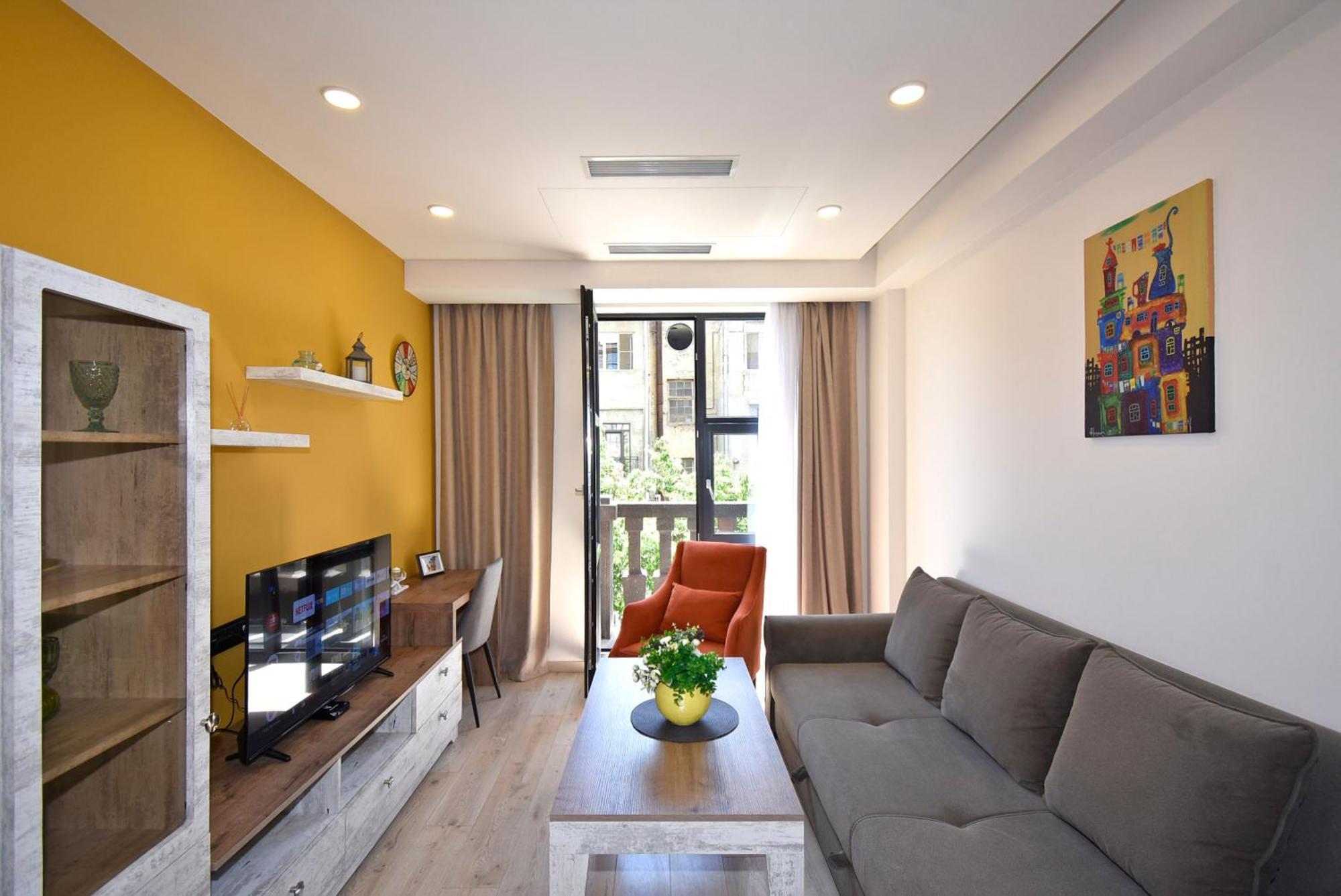 Home4You Apartments On Koghbatsi Yerevan Ngoại thất bức ảnh