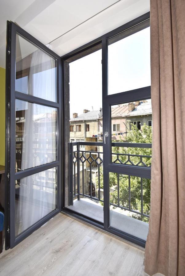 Home4You Apartments On Koghbatsi Yerevan Ngoại thất bức ảnh